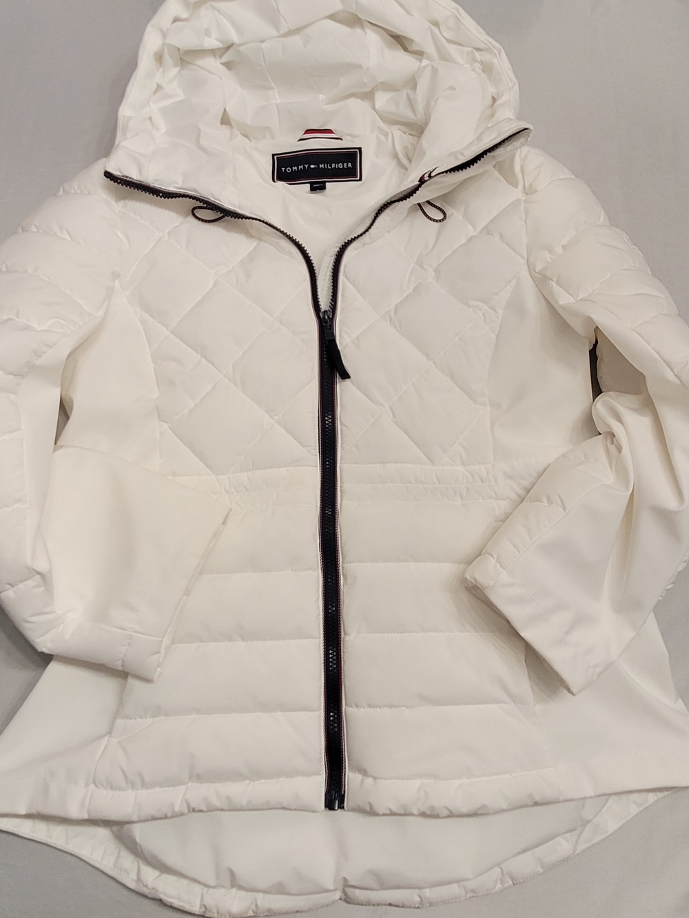 Tommy Hilfiger White Hooded Puffer Jacket Size L Lightweight